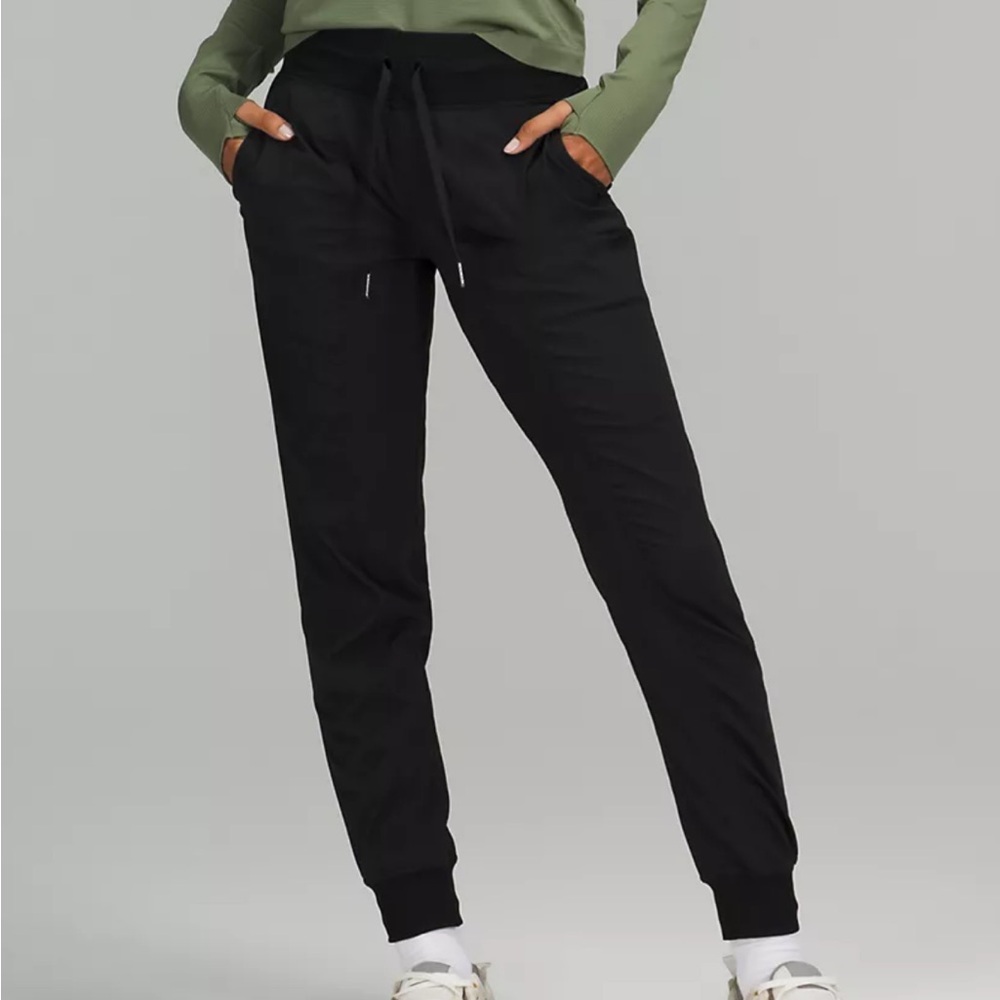 Lululemon dance studio joggers size 2